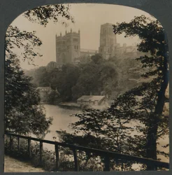 Katedra w Durham - oglądana zza rzeki, Anglia, c1910.