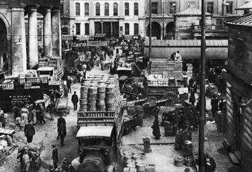 Wczesny poranek w Covent Garden, Londyn, 1926-1927