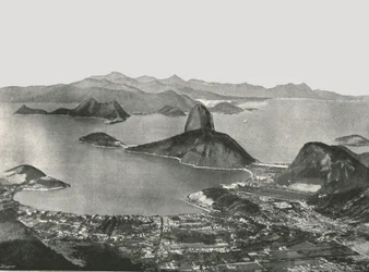 Wejście do zatoki ze szczytu Corcovado, Rio de Janeiro, Brazylia, 1895.