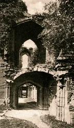Wejście do sali bankietowej, zamek Kenilworth, Warwickshire, początek XX wieku