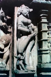 Rzeźba erotyczna, Khajuraho, Indie. c950-1050. XX wiek