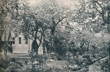 Przykład ogrodu sadowego, pierwotnie założonego przez Williama Morrisa, ok. 1900