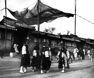 Festiwal ku czci Cesarza Japonii, Korea, 1900