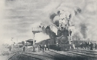 Pierwszy pociąg Kolei Międzykolonialnej wyjeżdżający z Kalgoorlie, 1923.