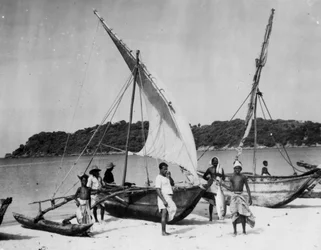 Łodzie rybackie, Trincomalee, Cejlon, 1945 r.