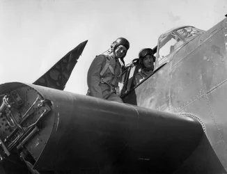 Francuski personel lotniczy szkolony w morskiej stacji lotniczej Quonset, Rhode Island, USA, 1951 r.