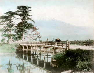 Góra Fuji z Yoshiwary w Japonii