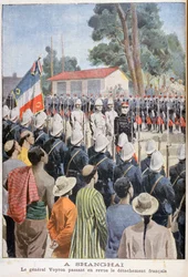 Generał Voyron dokonujący przeglądu wojsk francuskich, Szanghaj, 1900