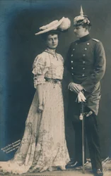 Niemiecka para. Z mężczyzną w mundurze, 1906
