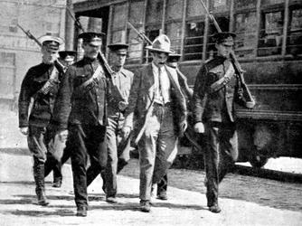 Niemiecki szpieg eskortowany do więzienia wojskowego przez władze kanadyjskie, I wojna światowa, 1914