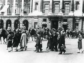 Wojska niemieckie w okupowanym Paryżu, czerwiec 1940
