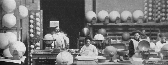 Tworzenie kuli ziemskiej, 1917