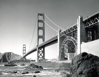 Most Golden Gate 1950, Kalifornia (zdjęcie czarno-białe)