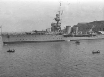 HMS Cardiff, brytyjski lekki krążownik klasy C, Malta, ok. 1920 r.