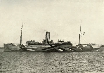 H.M. Pomocniczy krążownik Coronado w kamuflażu, 1919.