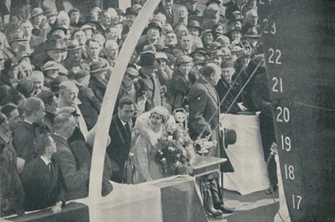JKW Księżna Yorku z księciem Yorku, wodowanie Strathmore 4 kwietnia 1935, 1936
