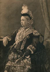 Jej Wysokość Królowa w sukni noszonej podczas obchodów jubileuszu w opactwie westminsterskim, 1887