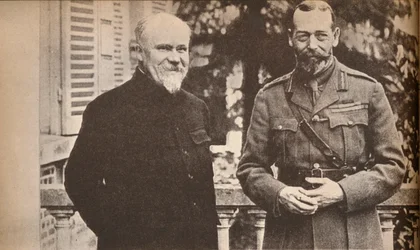 Jego Wysokość z prezydentem Poincare w brytyjskiej kwaterze głównej we Francji, c1916, 1935.