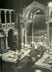 W katedrze westminsterskiej, ok. 1948.