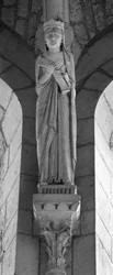 Upadek głowicy bojowej, Królowa Starego Testamentu. Anonimowa rzeźba. Kolegiata Saint Sylvain, Levroux (Indre)