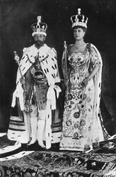 Wiosną 1910 zmarł król Edward VII, w marcu 1911 koronacja króla Jerzego V, 1911, 1945