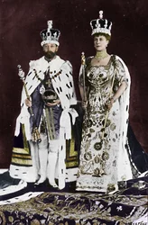 Wiosną 1910 zmarł król Edward VII, w marcu 1911 koronacja króla Jerzego V, 1911, 1945