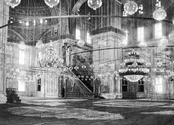 Wewnątrz meczetu Muhammada Alego w Cytadeli Saladyna, Kair, Egipt, c1920