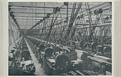 Wnętrze przędzalni bawełny, 1910