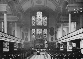 Wnętrze kościoła św Jakuba, Piccadilly, 1903