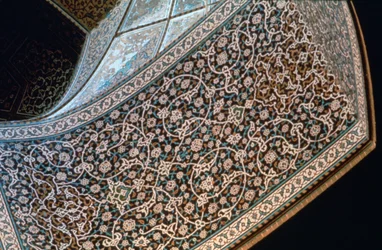 Wnętrze łuku, Meczet Szejka Lutfullaha, Isfahan, Persja, c1615