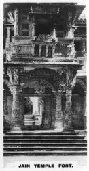 Fort świątyni Jain, Ahmedabad, Indie, ok. 1925 r.