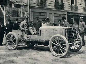 Jarrott przed początkiem Wyścigu Śmierci, 1937