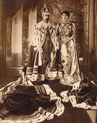 Król Jerzy V i królowa Maria ukoronowani i odziani w Delhi Durbar, 1911 1935.