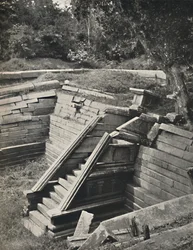Kuttam Pokuna Die zwei Badeteich Anuradhapura, 1926