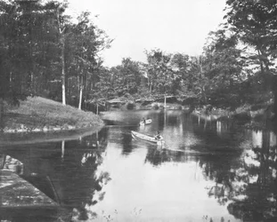 Jezioro na terenie Domu Żołnierzy, Milwaukee, Wisconsin, USA, ok. 1900.