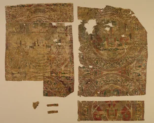 Lampa ze sfinksami w konfrontacji w rondach, z grobu św. Bernarda Calvo, 1200-1243.