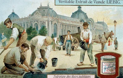 Układanie nawierzchni bitumicznej na ulicy Paryskiej, ok. 1900