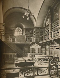 Biblioteka katedry św. Pawła w zachodnim transepcie, ok. 1935.
