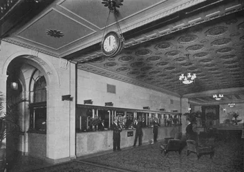 Główne biuro przylegające do holu wejściowego, Roosevelt Hotel, Nowy Jork, 1924