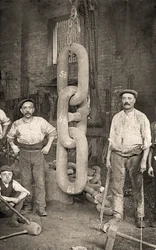 Produkcja łańcucha kotwicznego Titanica w Hingley & Sons, ok. 1909