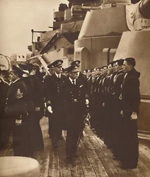 Mężczyźni H.M.S. Dąb Królewski, 1937