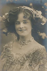 Panna Gertie Millar, 1879-952, ok. 1930.