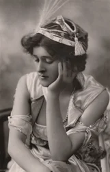 Panna Zena Dare, 1887-1975, ok. 1930.
