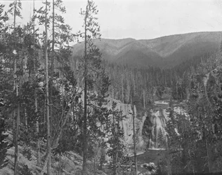 Rzeka Missouri, poniżej Great Falls, Montana, USA, ok. 1900.