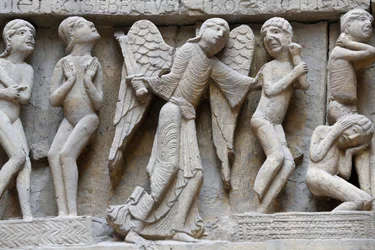 Narodowe Muzeum Zabytków Francuskich. Katedra Saint-Lazare w Autun. Fasada zachodnia. Sąd Ostateczny. Odlew. Zbliżenie, Paryż, Francja
