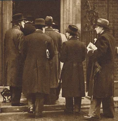 Dziennikarze pod nr 10, grudzień 1936 1937