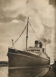 Jeden z największych statków na wodzie, Majestic należący do Cunard White Star Line, 1936