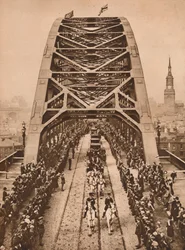 Otwarcie nowego mostu Tyne przez króla Jerzego V, Newcastle-upon-Tyne, 10 października 1928 1935