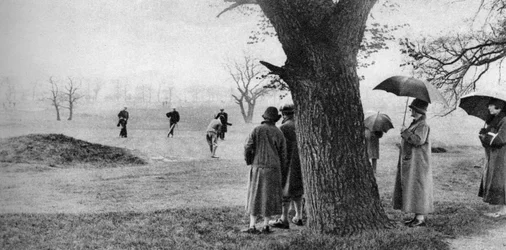 Gra w golfa na Tooting Bec Common, Londyn, 1926-1927