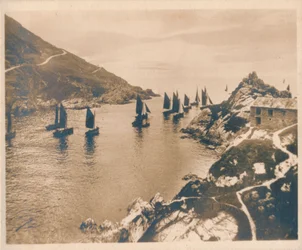 Port Polperro i skały na szczycie, 1927